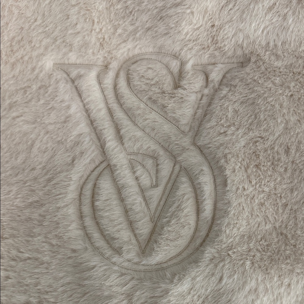 Victoria's Secret Soft Cream Faux Fur Tote - Picture 2 of 5